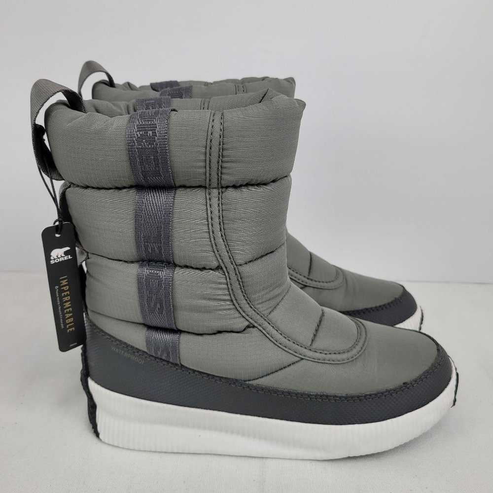 Sorel Out N About Puffy Mid Boots Women's Quarry NL3804-052 US Size 6.5 NWT